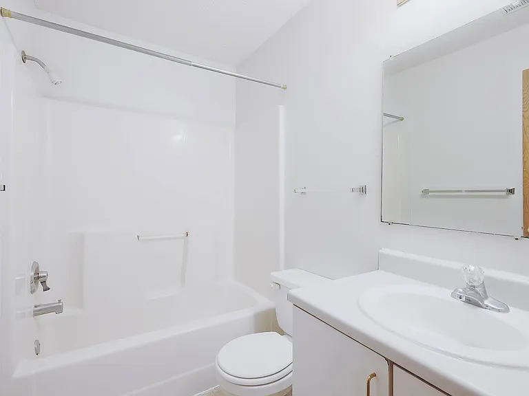2221 S Street — Photo 46