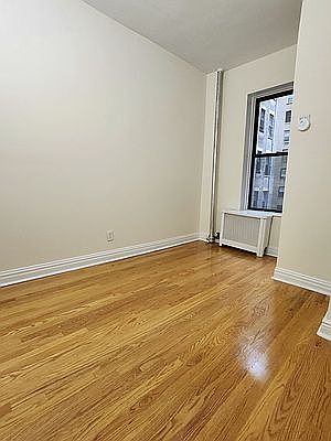 3rd image of 355 W 85th St APT 35