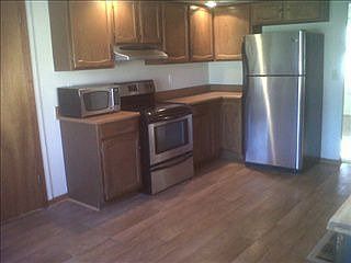 4th image of 2211 Huffman Blvd