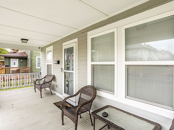 3rd image of 3339 N Park Ave