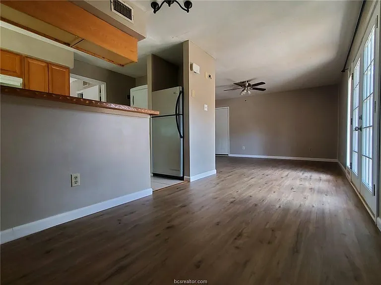 1020 Autumn Cir #A — Photo 3