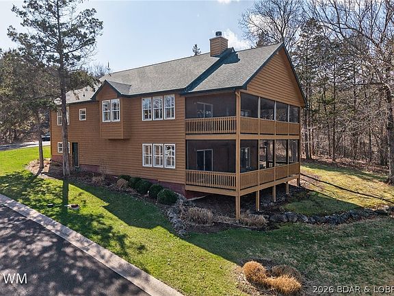 3rd image of 602 Fox Ridge Way