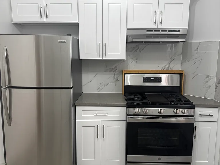 21-43 29th St #2D — Photo 3