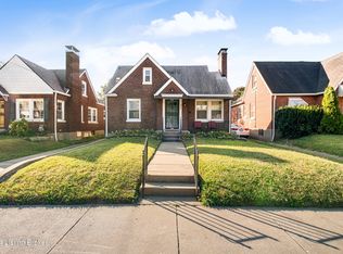 932 Hess Ln, Louisville, KY 40217