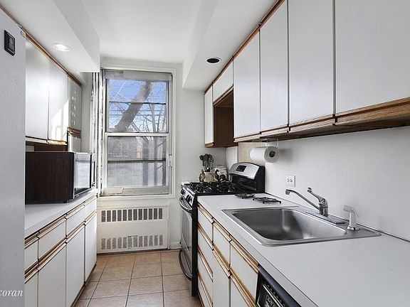 2nd image of 60-11 Broadway APT 1R
