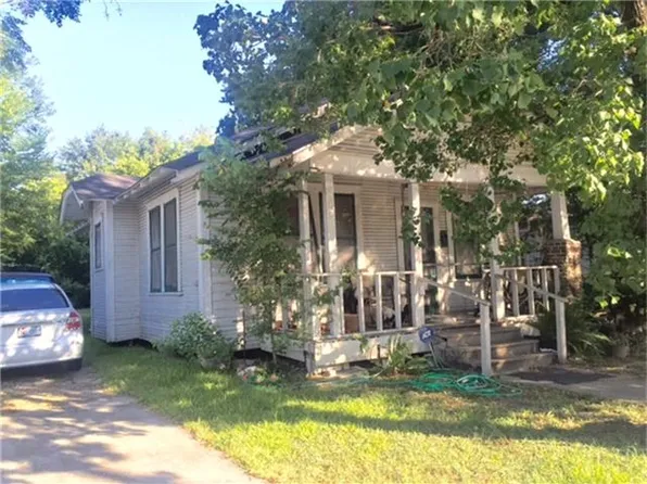 105 N Eastwood St, Houston, TX 77011