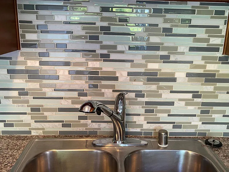 TIle backsplash in kitchen