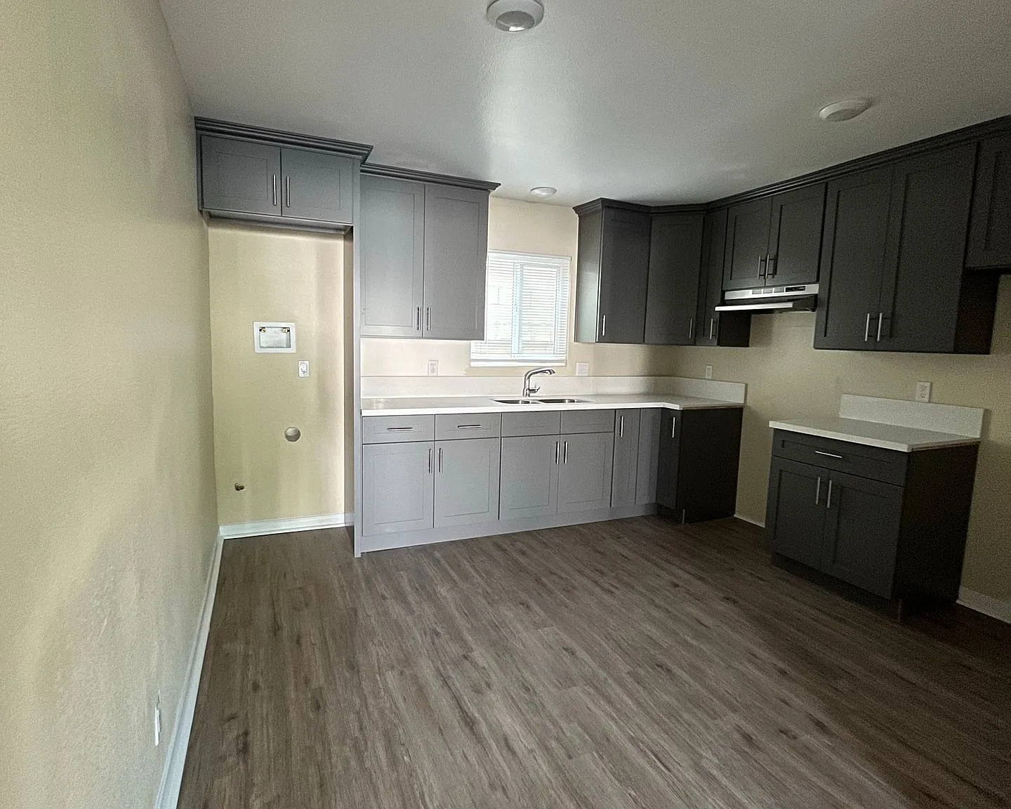 2 bed, $2,400 — Photo 3