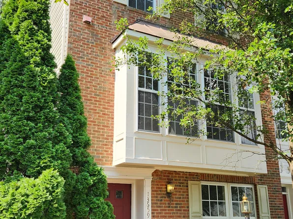 13659 Saint Johns Wood Pl, Herndon, VA 20171