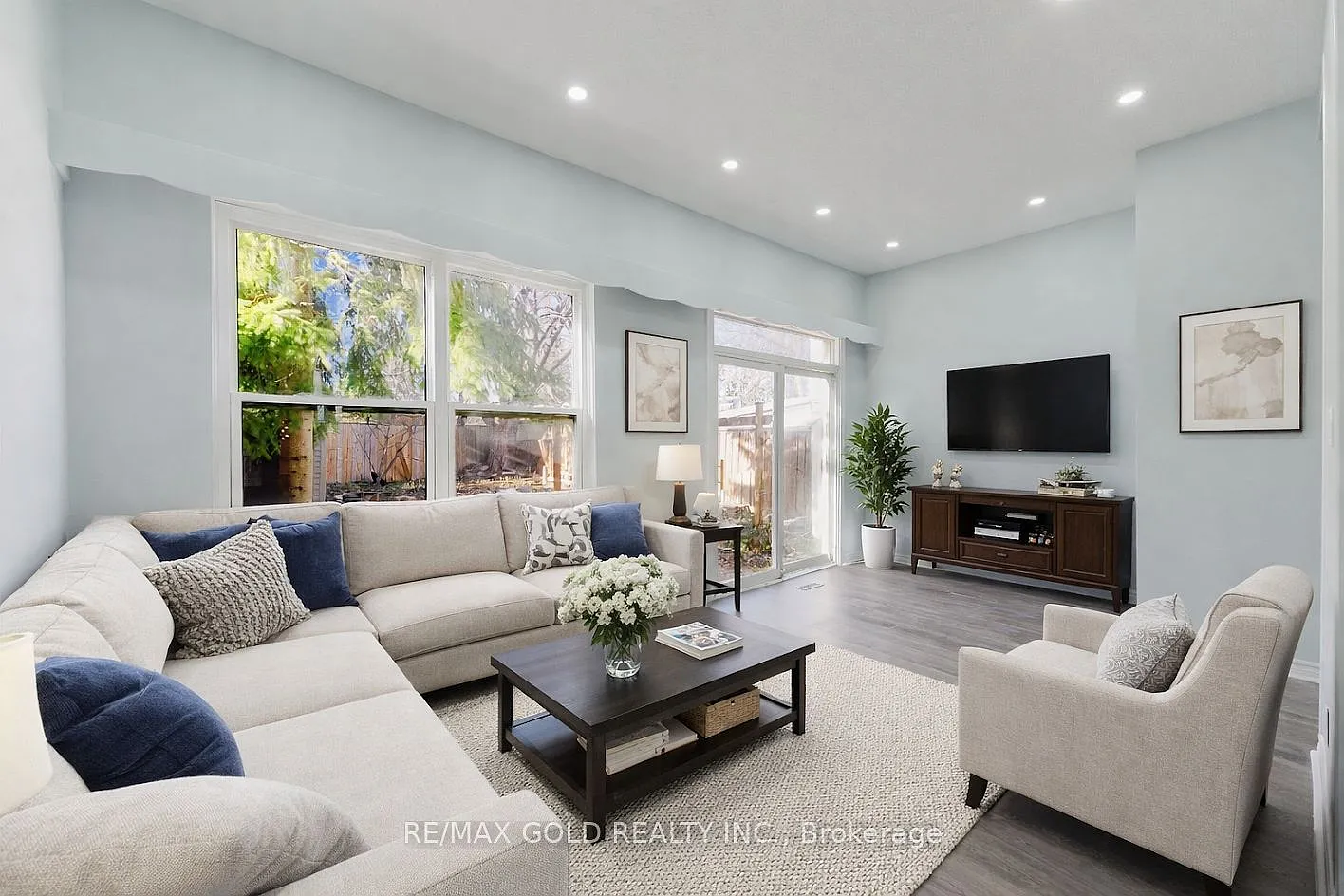 16 Crawford Dr photo 1
