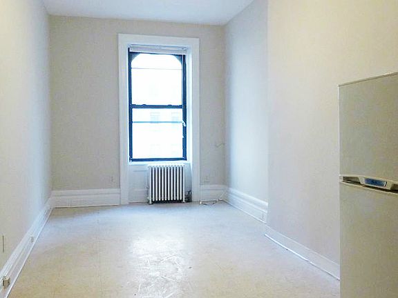 4th image of 318 W 106th St APT 5FE