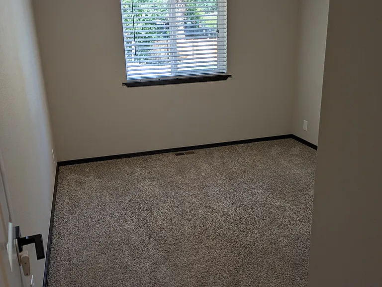 1025 Loganberry Ln — Photo 8