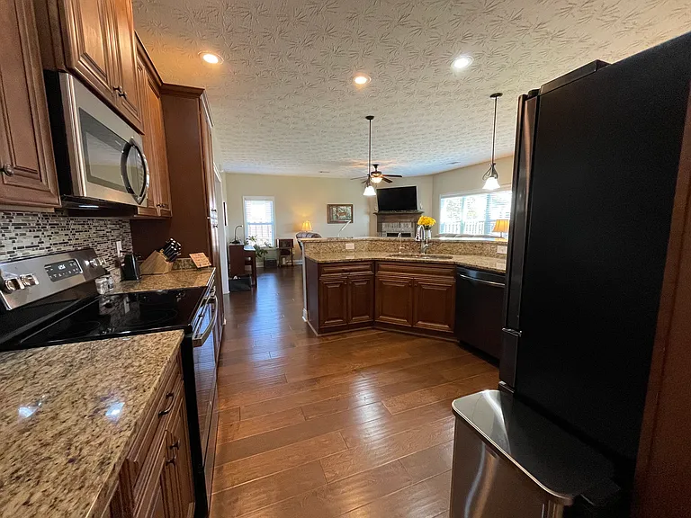7192 Tall Pine Ct — Photo 22