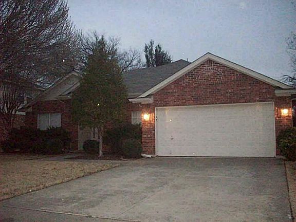 2nd image of 3410 Heathcliff Dr