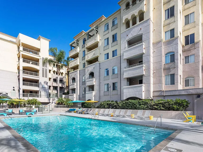La Jolla Crossroads Apartments — Photo 9