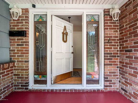 4th image of 110 Magnolia Bluff Ave