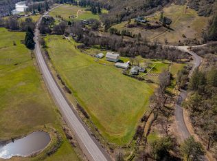 420 Sams Creek Rd, Gold Hill, OR 97525