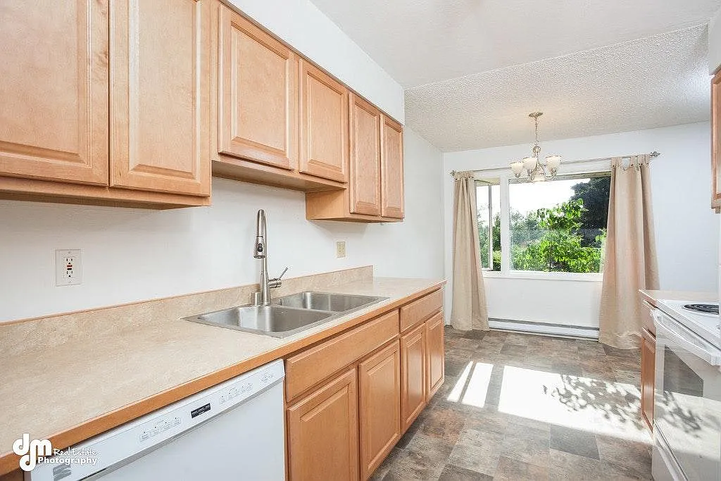 4705 Piper St — Photo 2