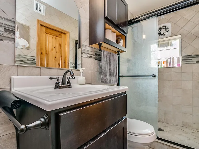 1116 S Farmer Ave — Photo 8