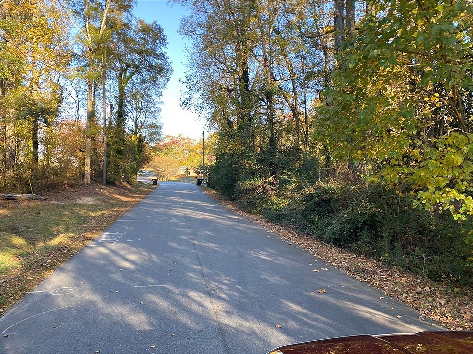 2nd image of 0 W Hampton Ave
