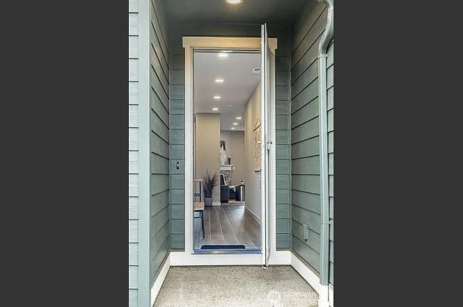 10705 NE 99th St — Photo 37