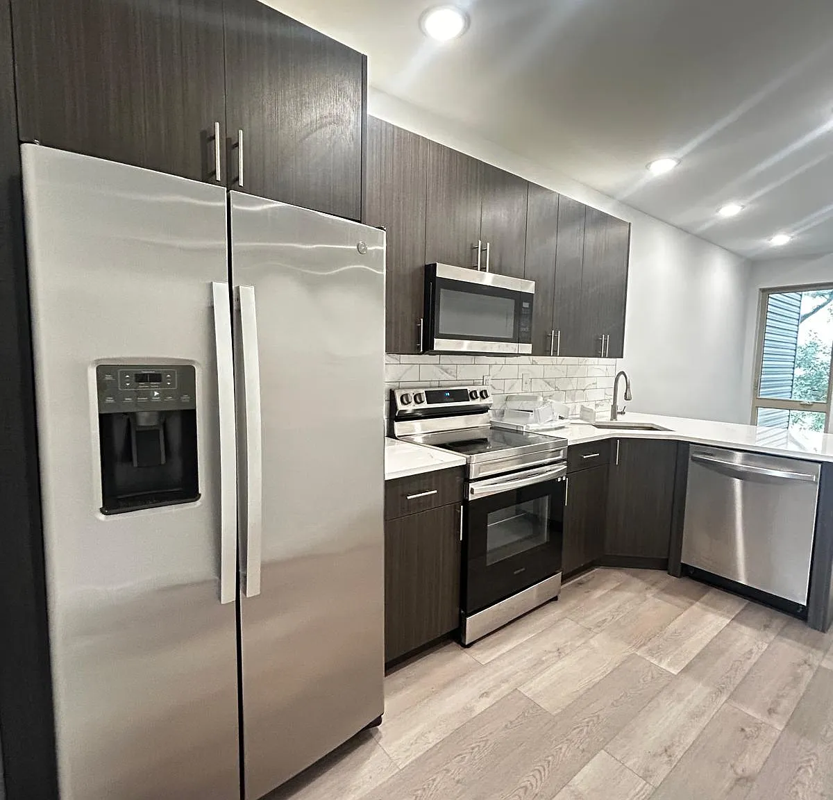 2 bed, 700 sqft, $1,450 — Photo 2