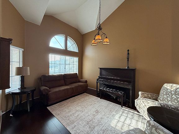 3rd image of 1848 Eastgate Ave