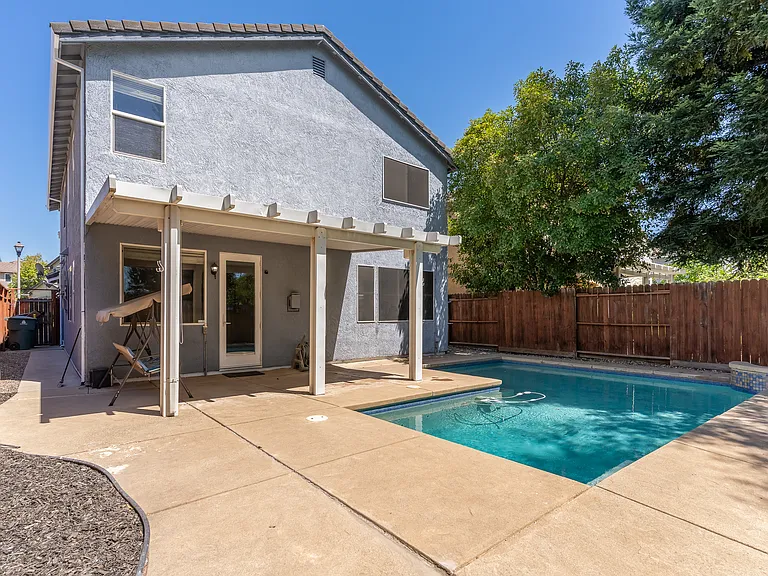 5230 Bay St — Photo 55