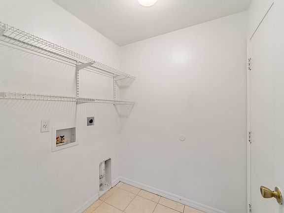 5th image of 2714 NE 27th St