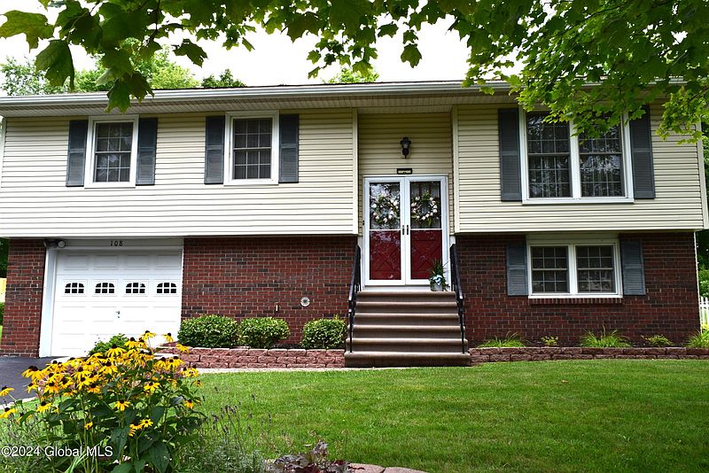 2nd image of 108 Springhollow Drive