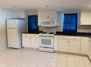 14 Elizabeth St #3, Branford, CT 06405