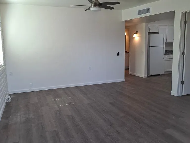 Taylor Heights Apartments — Photo 15
