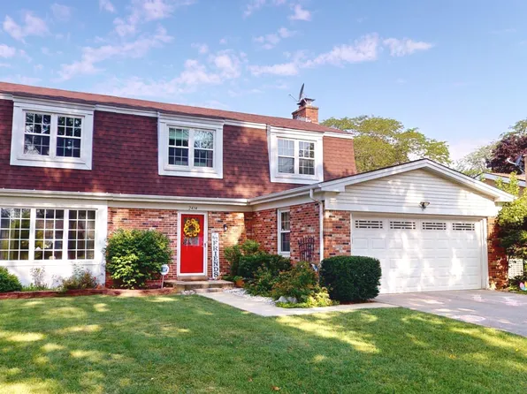 2414 S Embers Ln, Arlington Heights, IL 60005