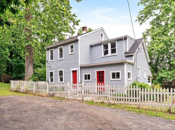116 School Ln