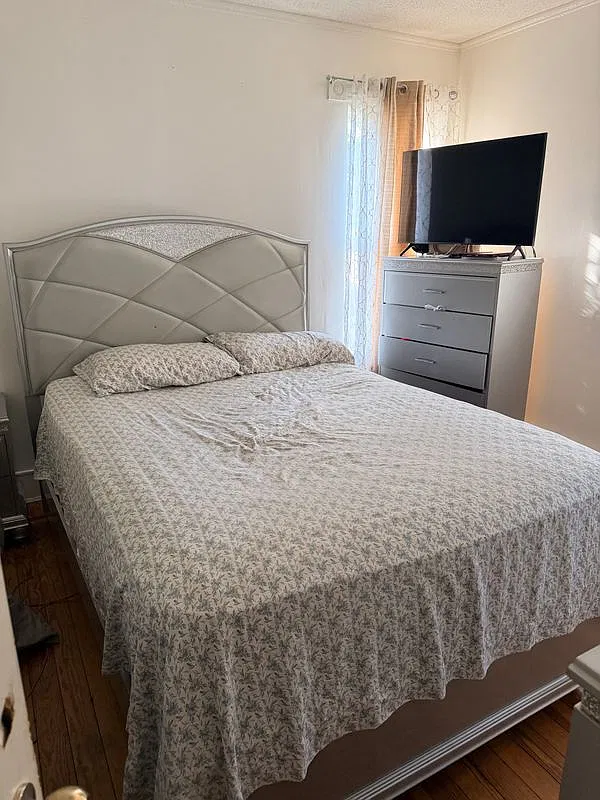 2 bed, 1.0 bath, 990 sqft, $1,400 — Photo 2