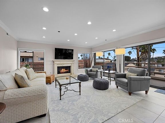 4th image of 512 Esplanade APT 303