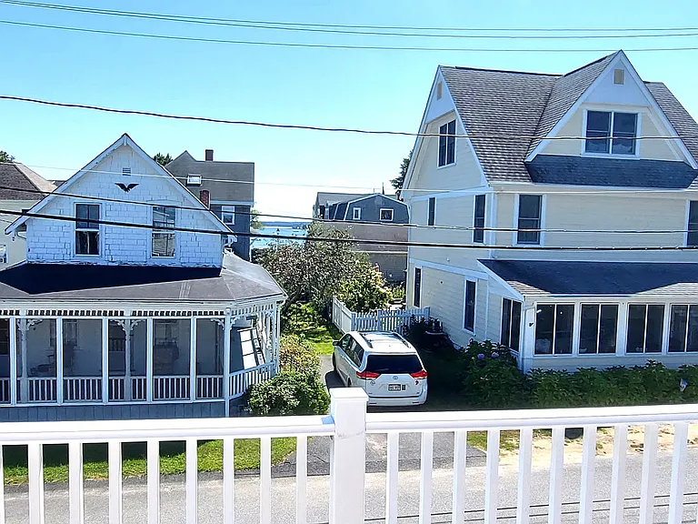 10 Ocean Ave #A — Photo 11