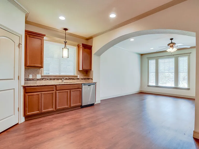 3236 McCart Ave — Photo 7