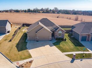 2343 Sunset Ridge Dr, Salina, KS 67401