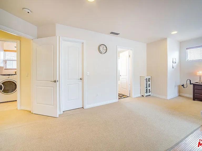 8332 Telegraph Rd — Photo 15
