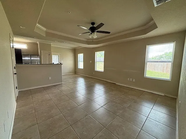 3 bed, 2.5 bath, 1324 sqft, $1,500 — Photo 3