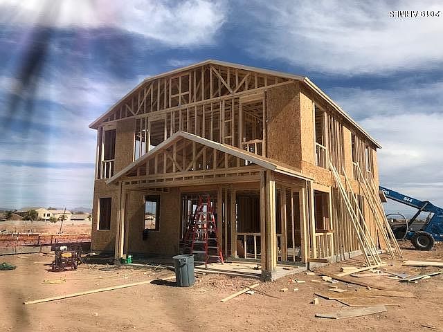 1st image of 559 E Hazelnut Ln