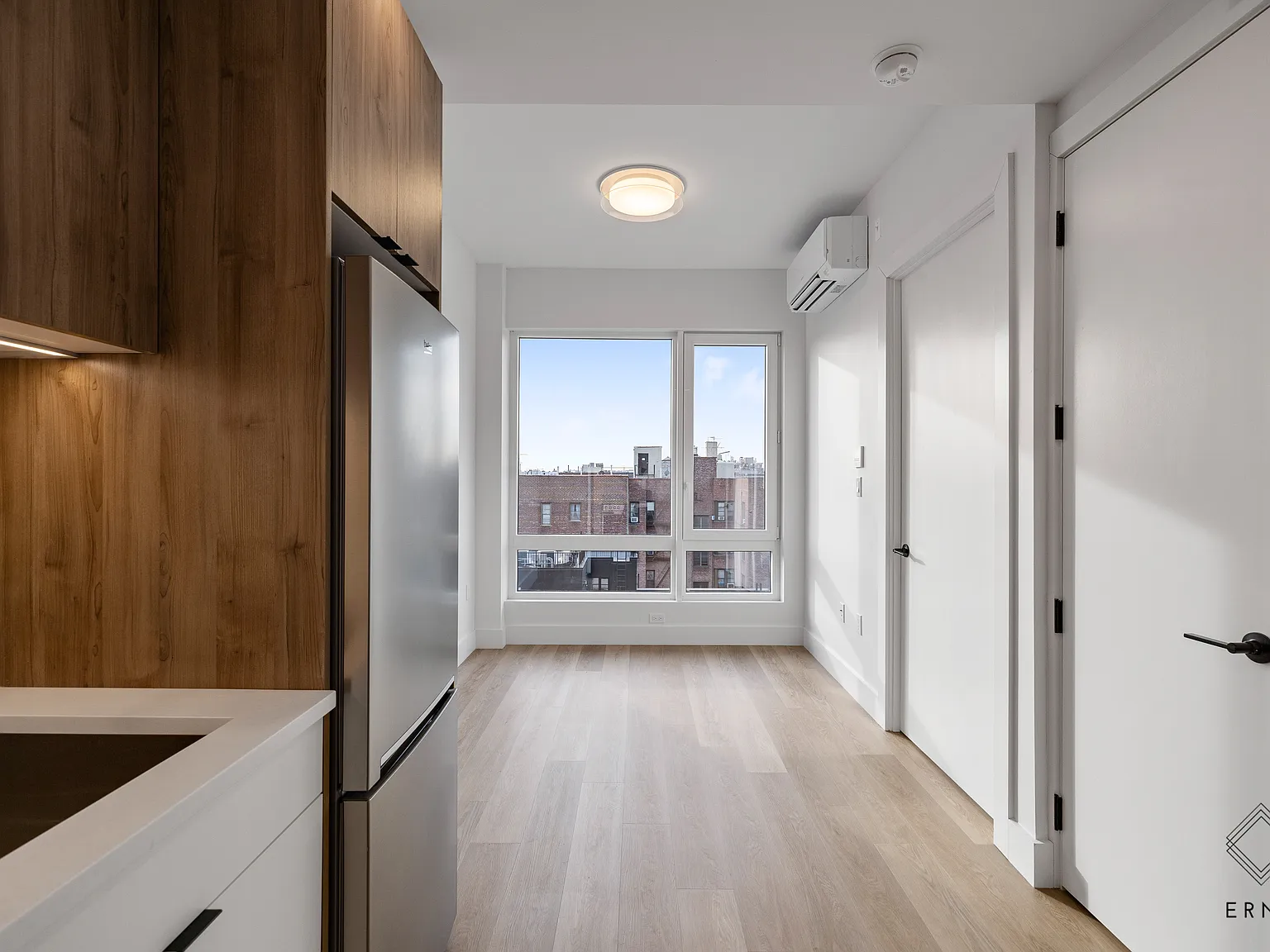 80 Linden Boulevard — Photo 2