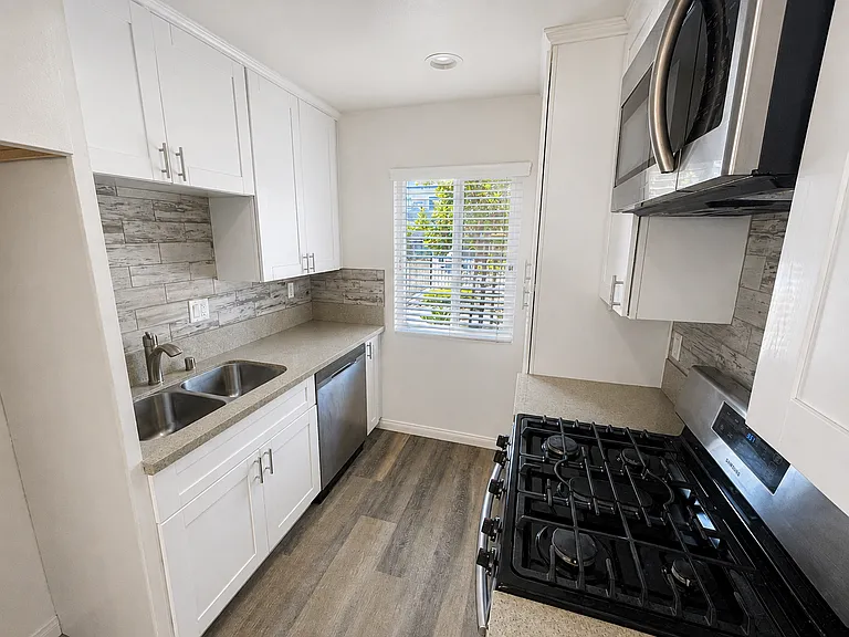 Casa Madrid Apartments — Photo 8