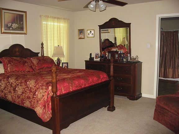 4th image of 17012 Fox Ridge Dr