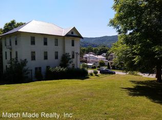 805 10th Ave APT 4, Marlinton, WV