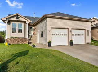 6 W Park Cir, Whitecourt, AB T7S 1H9