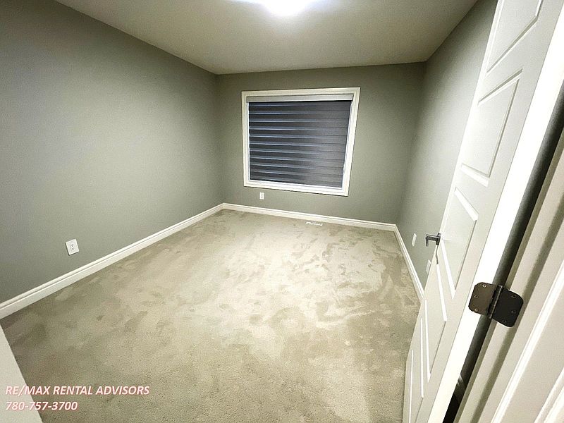 Edmonton Apartment for rent - 3 Bedrooms — photo 16