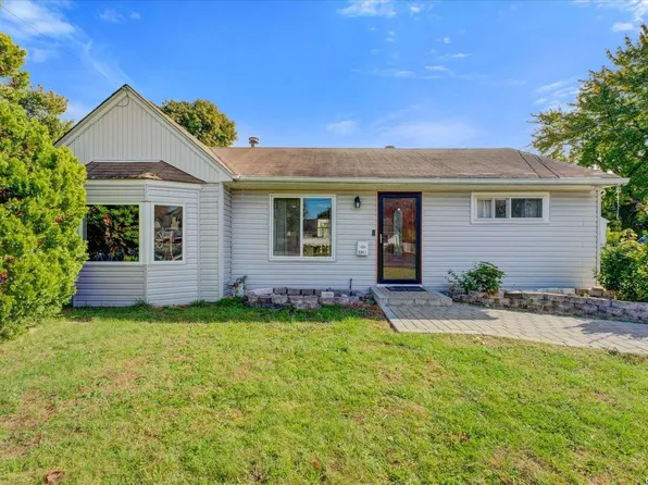 1395 Brooklyn Boulevard, Bay Shore, NY 11706