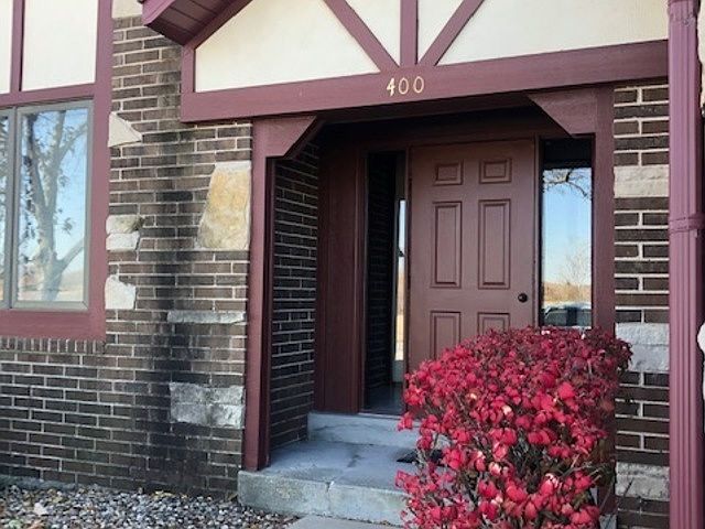 1st image of 400 Waterford Ct APT 1B